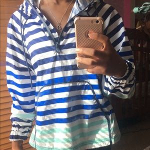 cute ombré striped windbreaker 💙💚